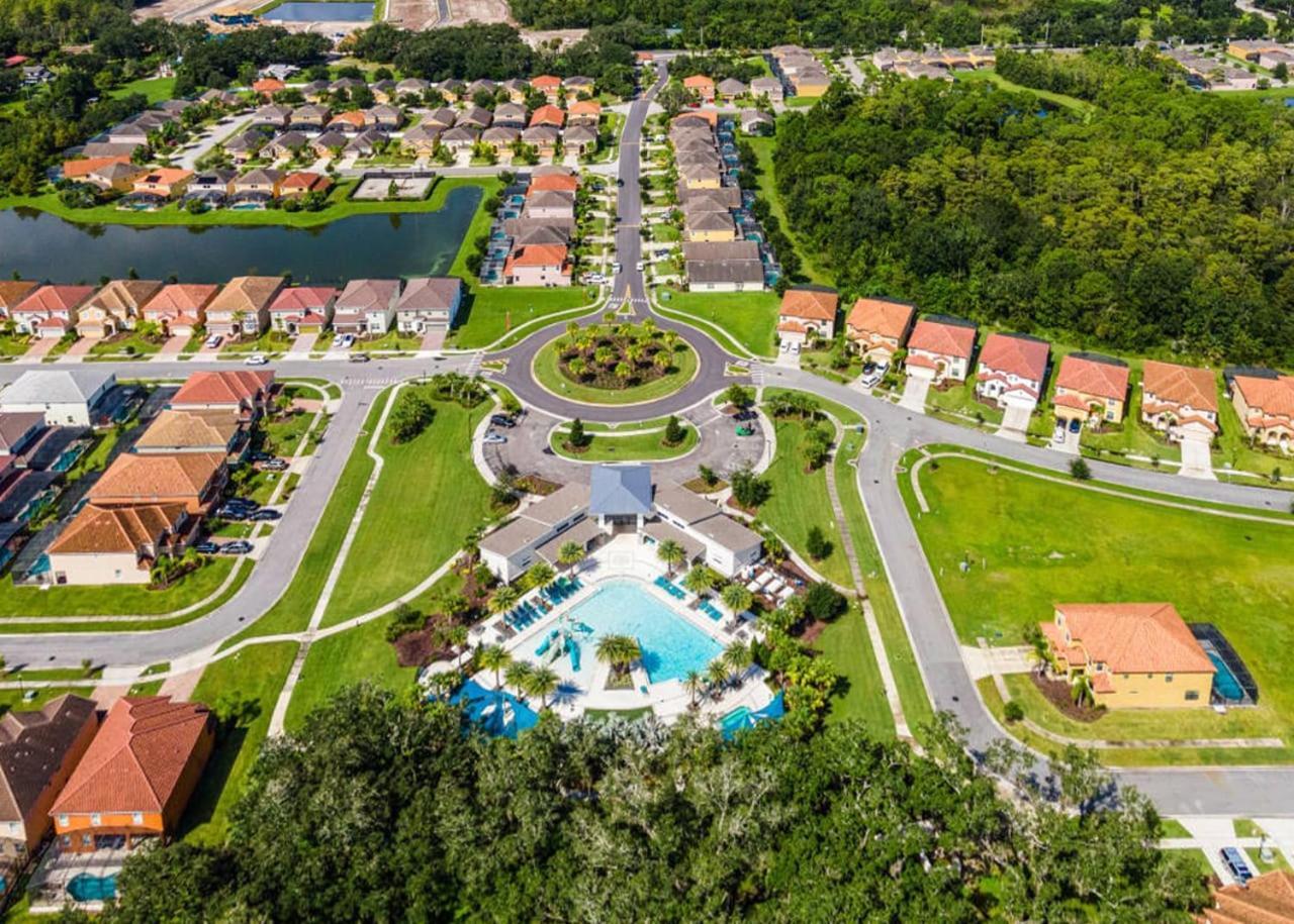Stunning 9Br Home - Family Resort With Private Pool, Hot Tub, Games Room And Bbq! Kissimmee Exterior photo